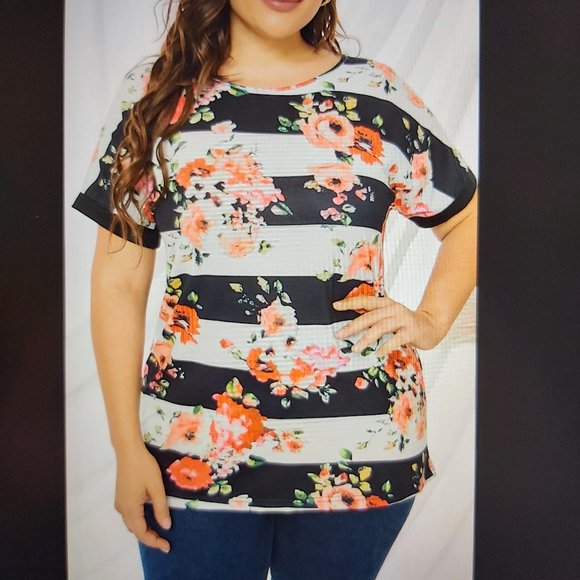 067. Stripe Plus Size Striped Floral Short Sleeve Top  Size 3X - Picture 1 of 6
